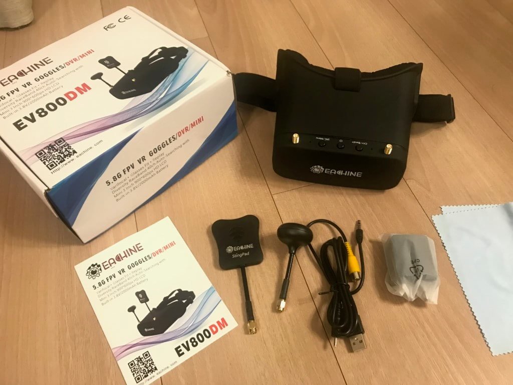 Eachine EV800DM Varifocal 5.8G 40CH Diversity FPV Goggles with HD DVR 3 Inch 900*600 Video Headset Build in 2000mAh Battery